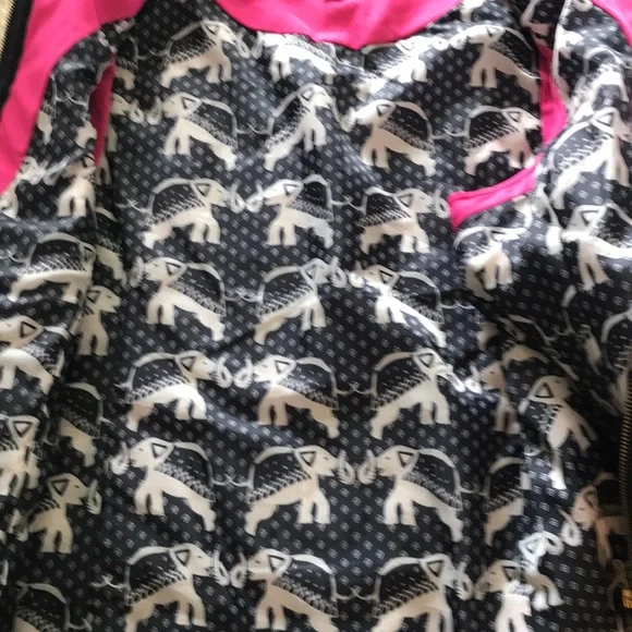 crown & ivy Fuschia Quilted Vest Trimmed in Navy Blue - Picture 8 of 9